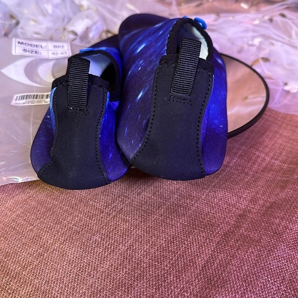 NWT Water Shoes Sz9-11 42/43 - Picture 3 of 3